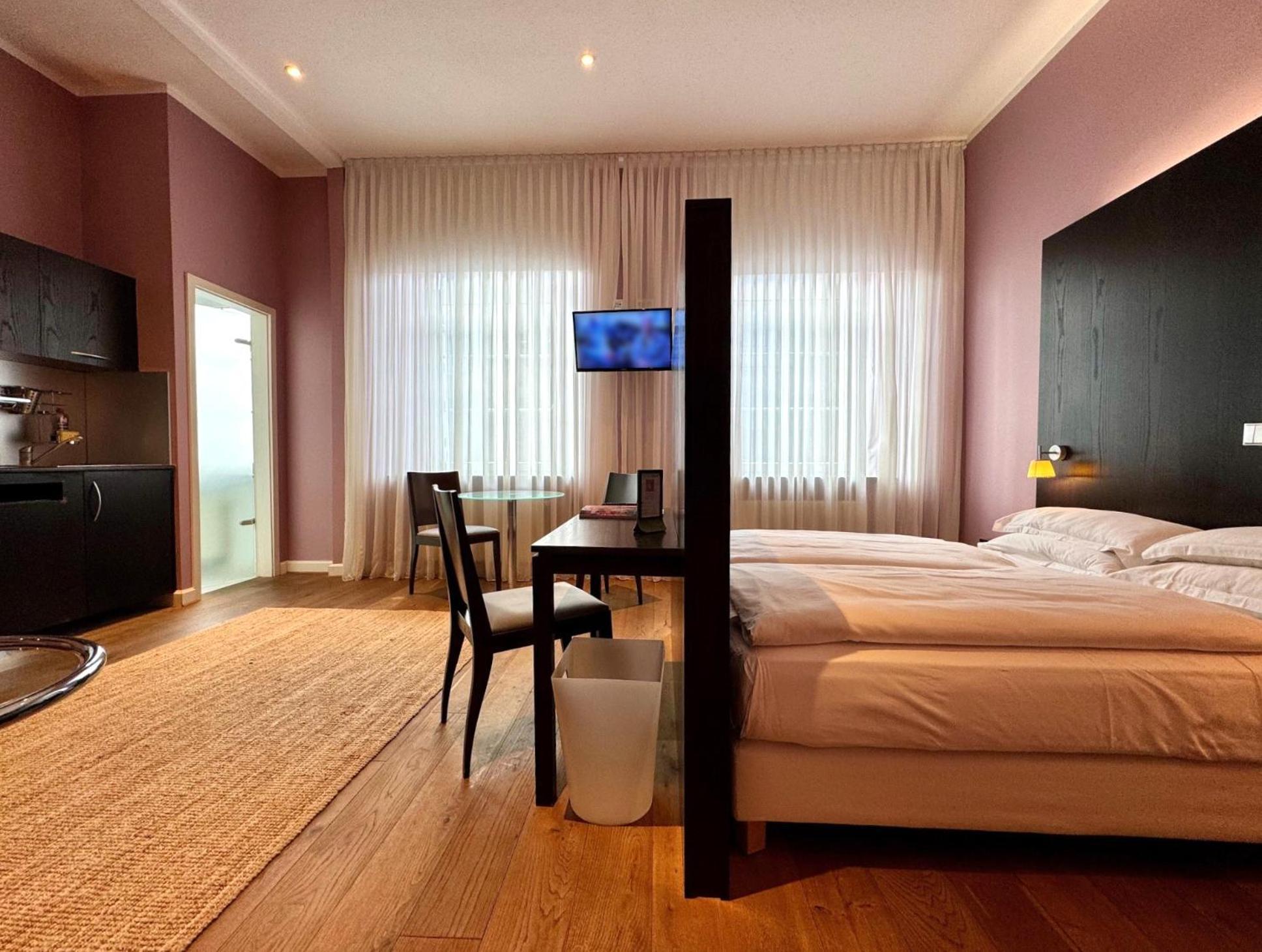 The New Yorker Hotel Koeln-Messe Экстерьер фото