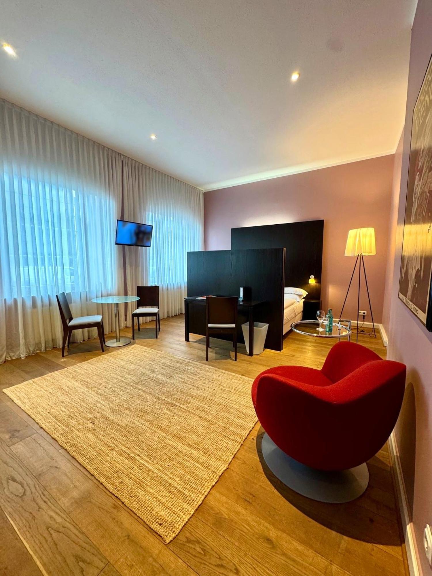 The New Yorker Hotel Koeln-Messe Экстерьер фото
